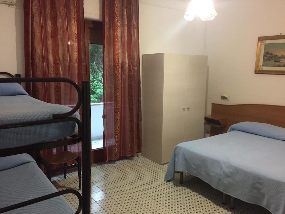 Hotel Cavour Sorrento Ngoại thất bức ảnh