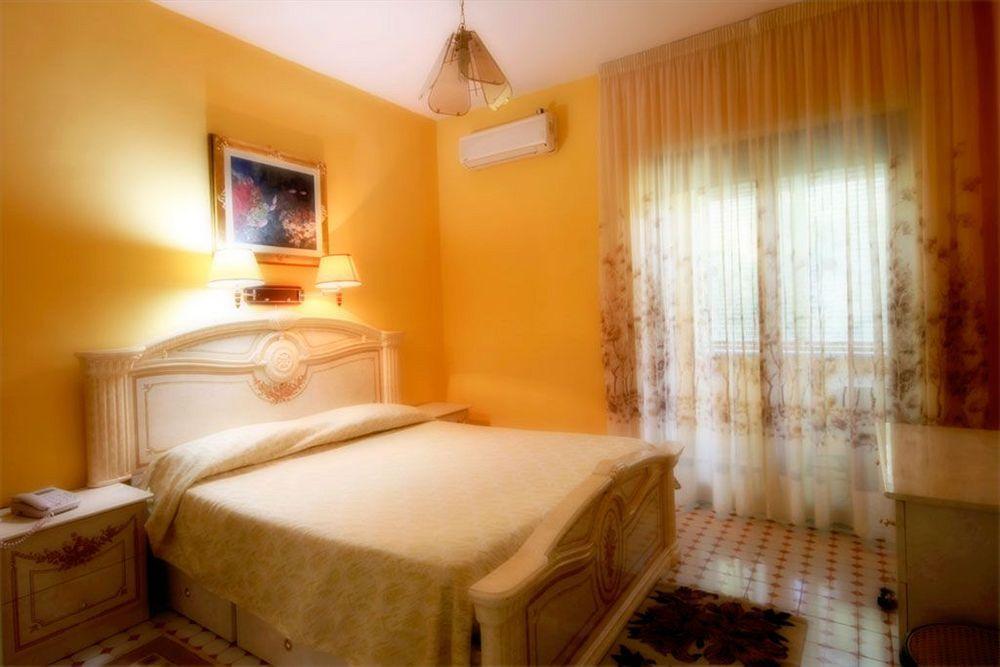 Hotel Cavour Sorrento Ngoại thất bức ảnh